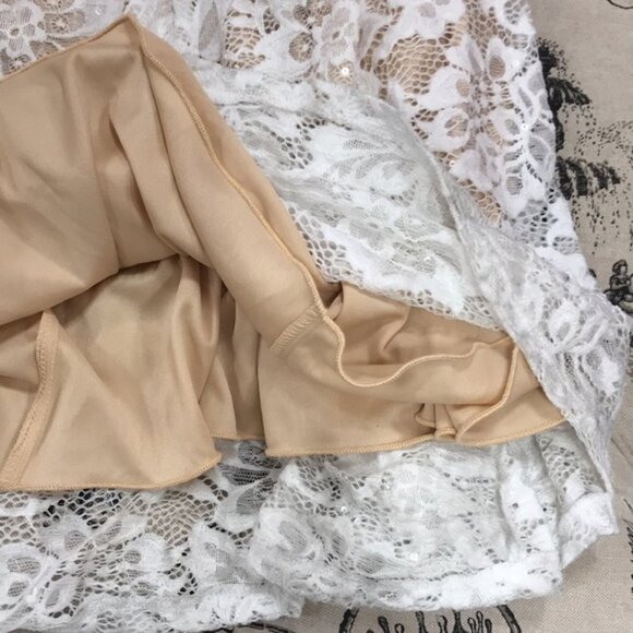 B. Darlin Gown Nude Off White Plus Floral-Lace Dress - Picture 8 of 8